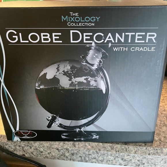 Jeray Mixology Globe Glass Whisky Decanter with Cradle 750ml in box - Picture 5 of 7
